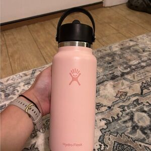 Hydro Flask Blush Pink Bottle with Black Lid